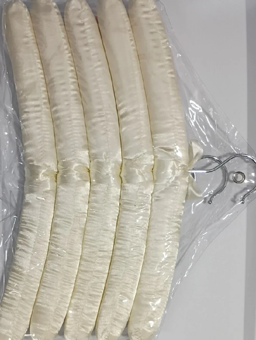 SQUARED AWAY Cream Padded Satin Hangers with Satin Bows - Set of 5 NWT